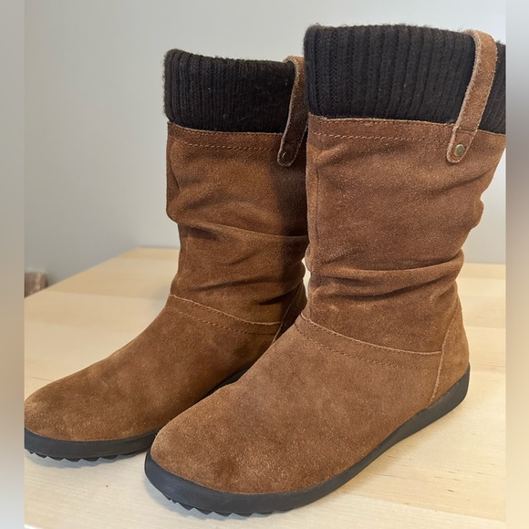 Brown suede pull on boots size 7 - Picture 3 of 5